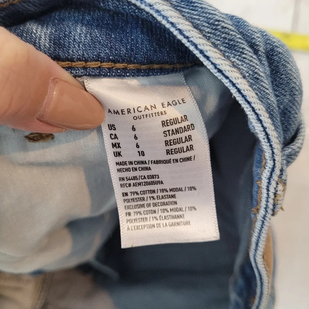 American Eagle AEO Women's •Size 6 Regular• Mom Jean *No Holes - Picture 4 of 8